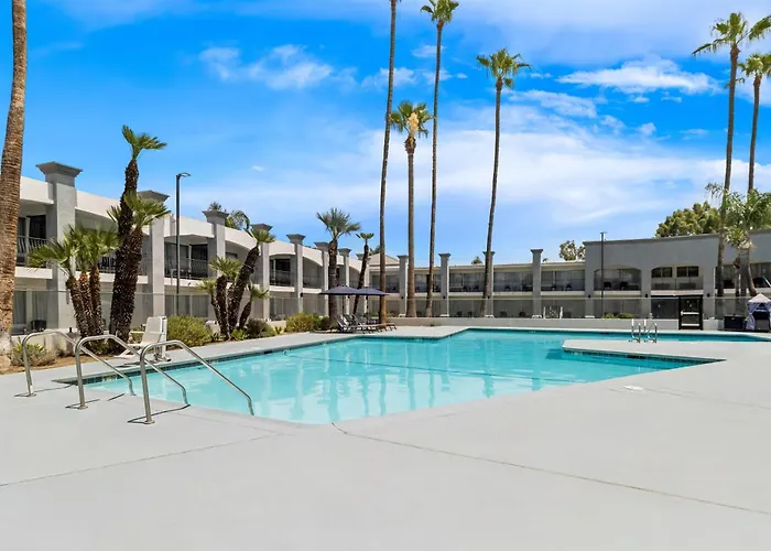 Hourglass Hotel, Trademark Collection By Wyndham