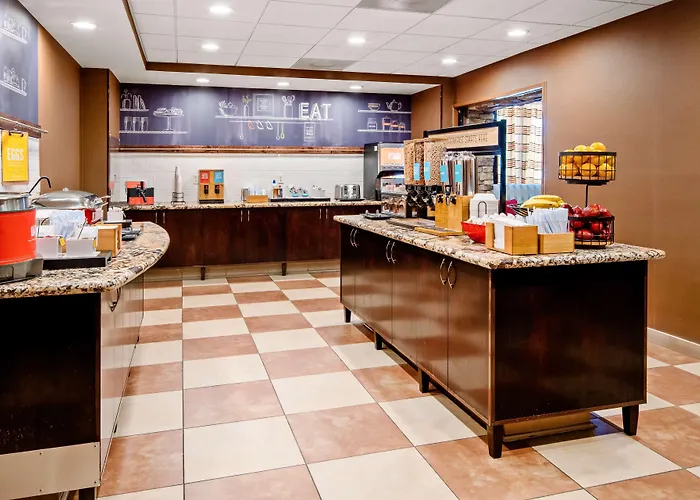 Hampton Inn And Suites Bakersfield / Highway 58
