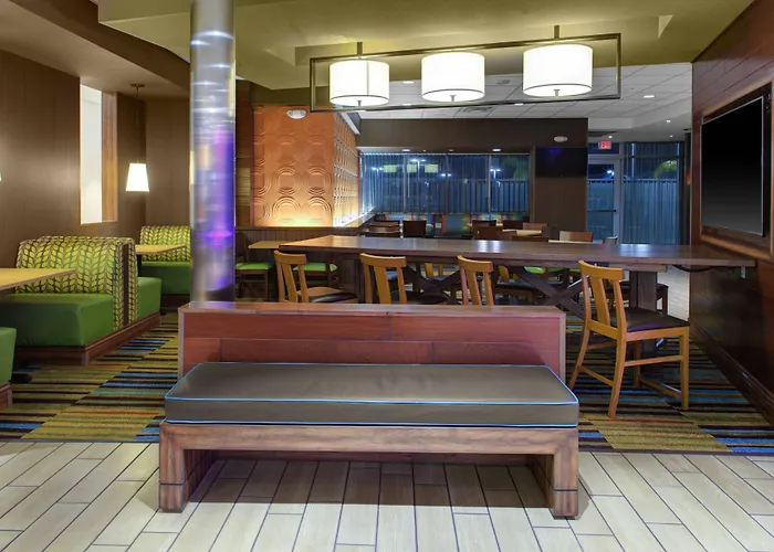 Fairfield Inn & Suites By Marriott Bakersfield North/Airport
